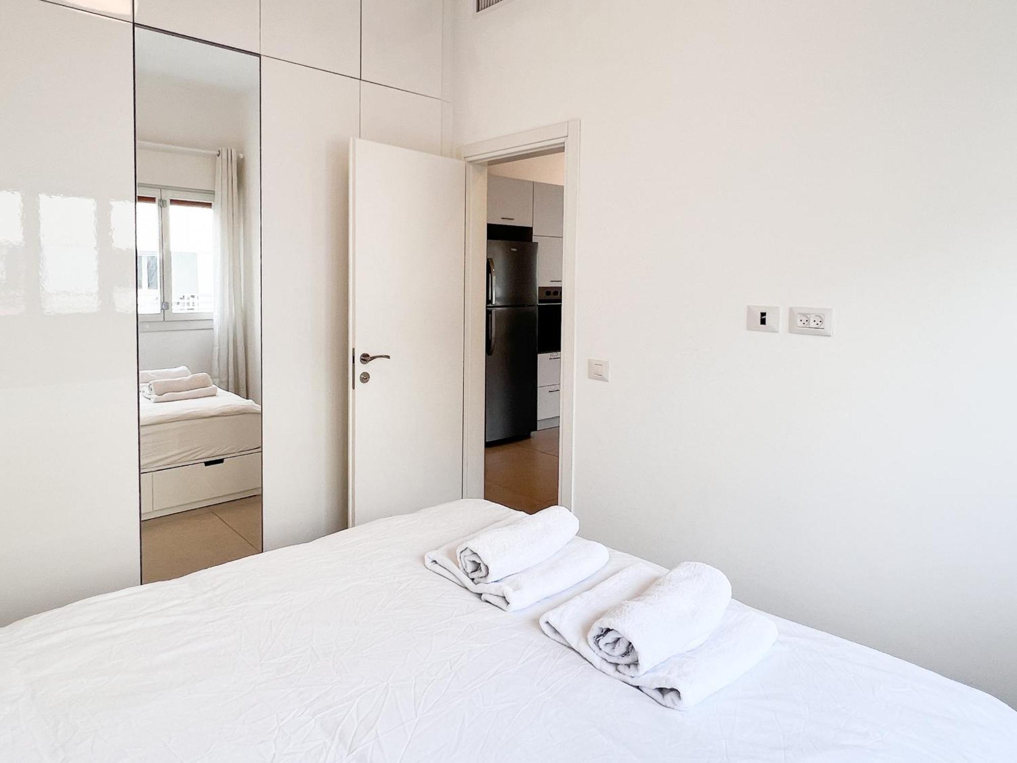 Classic Bauhaus 1br With Balcony On Sheinkin Street By Feelhome Tel Aviv