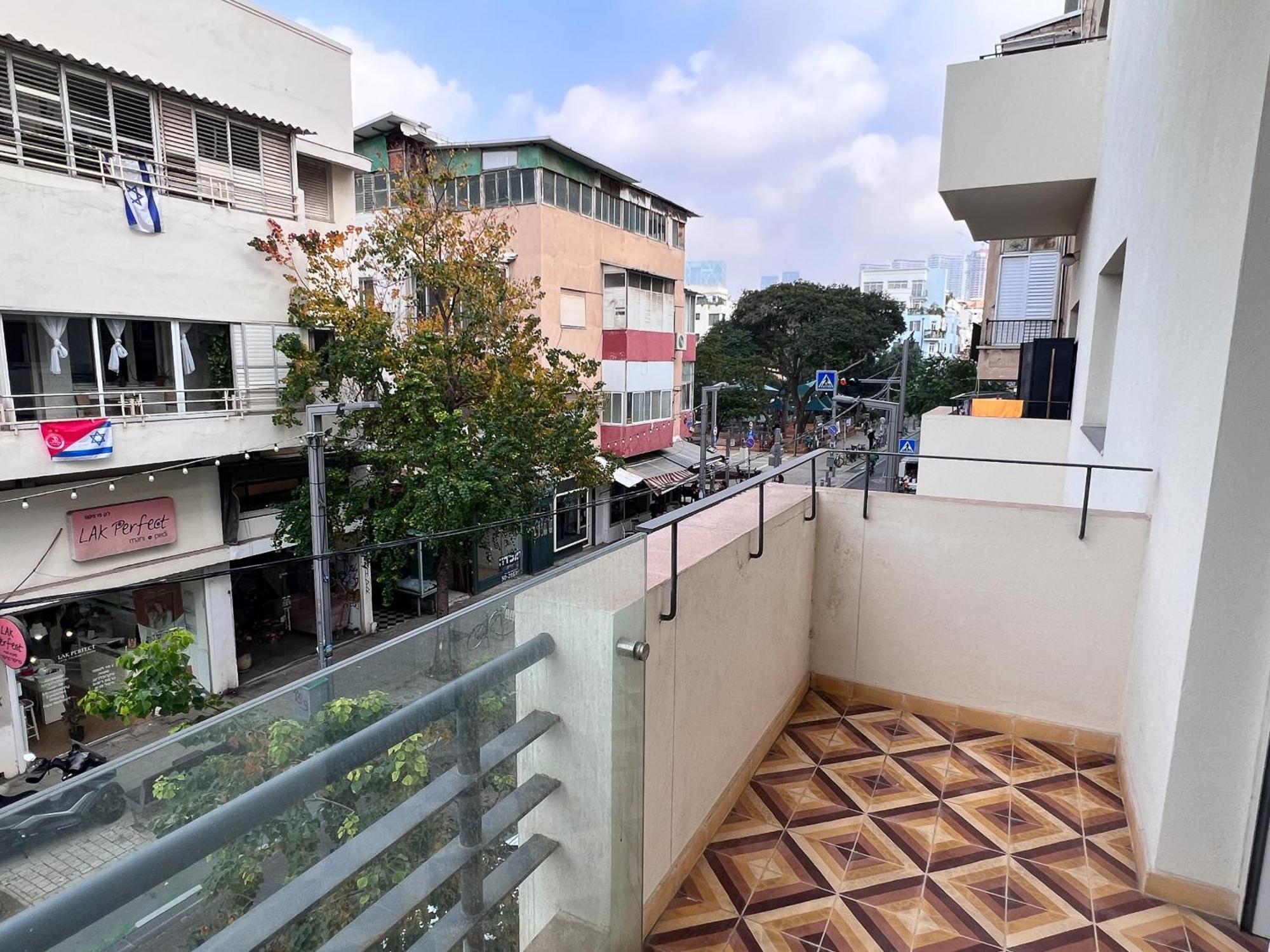 Classic Bauhaus 1br With Balcony On Sheinkin Street By Feelhome